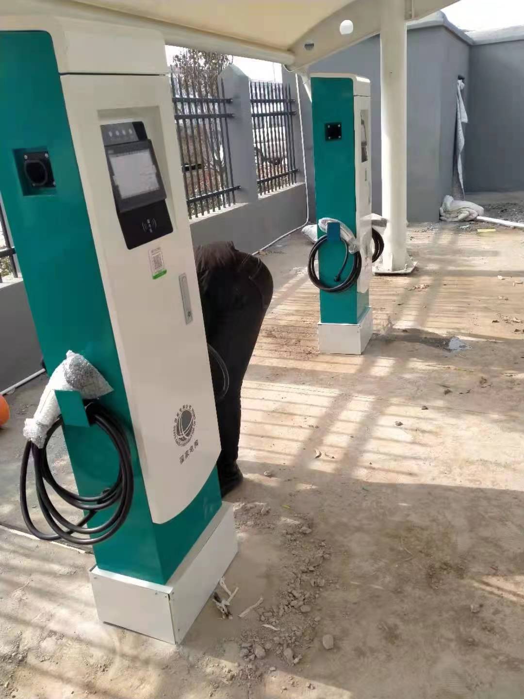 電動(dòng)汽車(chē)直流充電樁